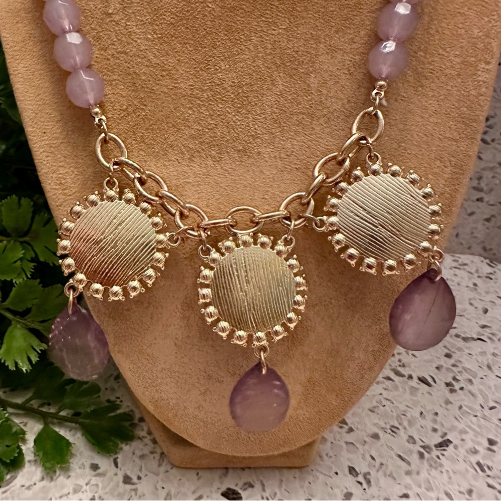 Purple bead floral necklace and bracelet - Picture 5 of 10